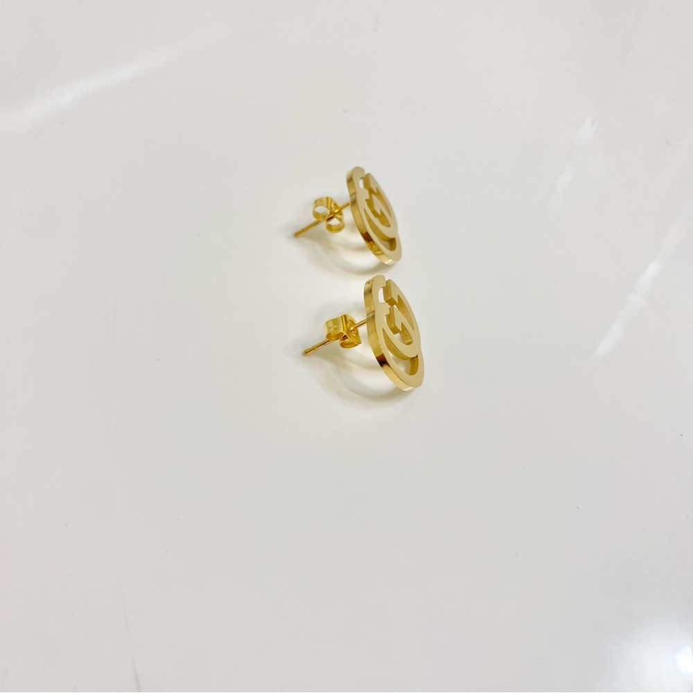 NEW G G initial earrings in gold tone - Picture 3 of 7